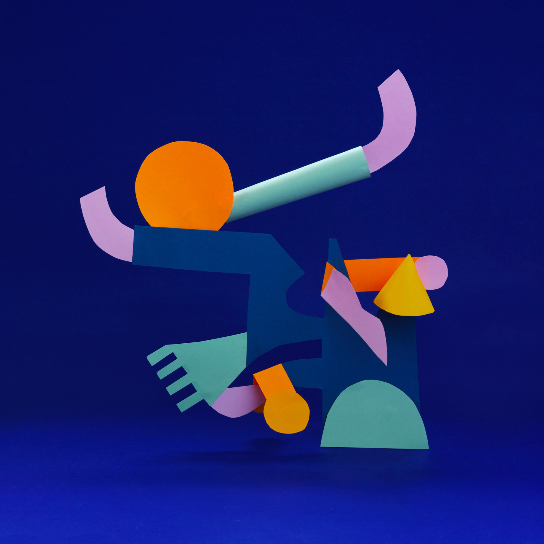 A paper dancer before the wave